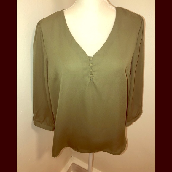 Primark Tops - PRIMARK Forrest Green Blouse w/ Buttons NWT
